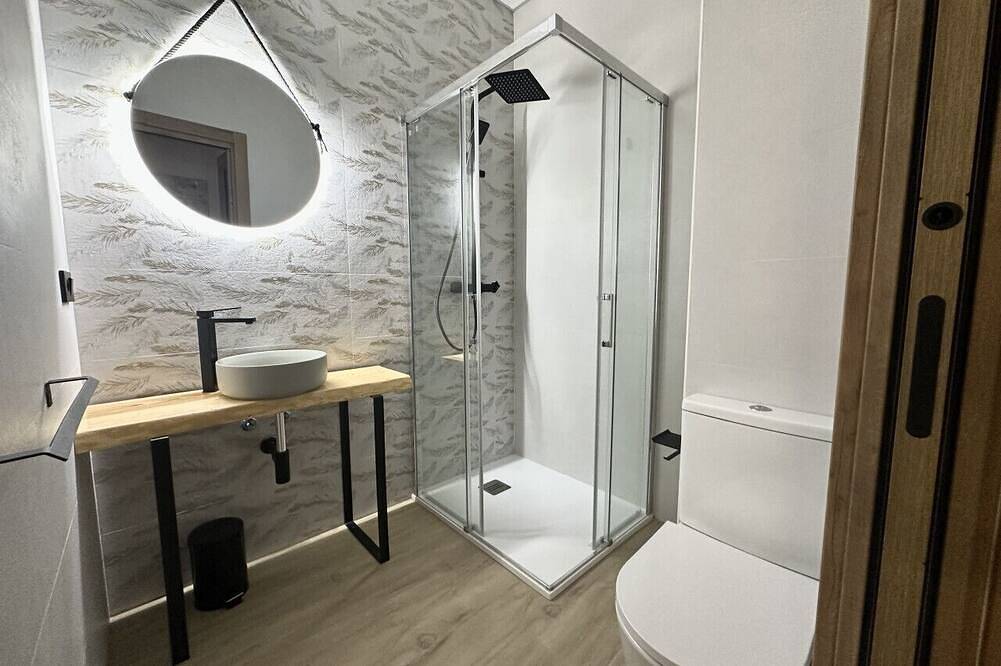 Ganze Wohnung, Flower Deluxe 2 - Complete Accommodation with Garden in Noja, Kantabrische Küste