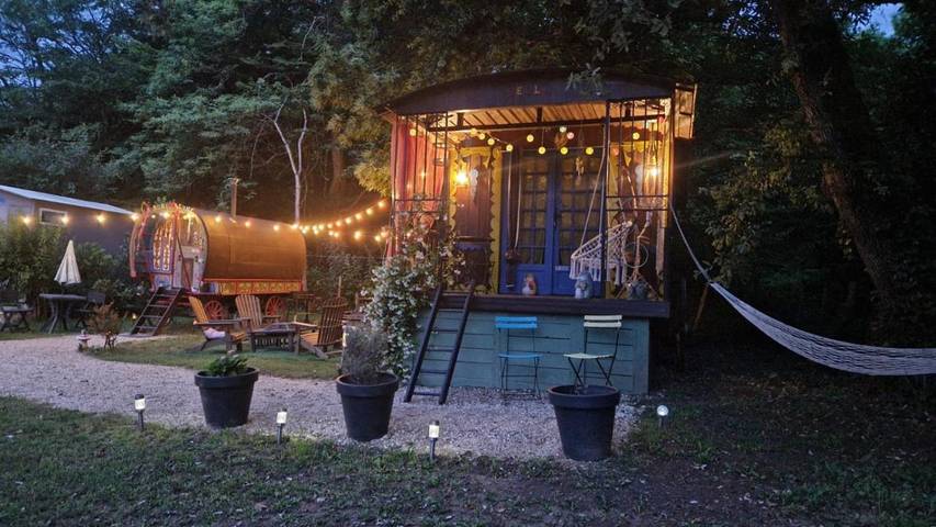 Gîte pour 4 personnes, avec jardin et vue à Groléjac