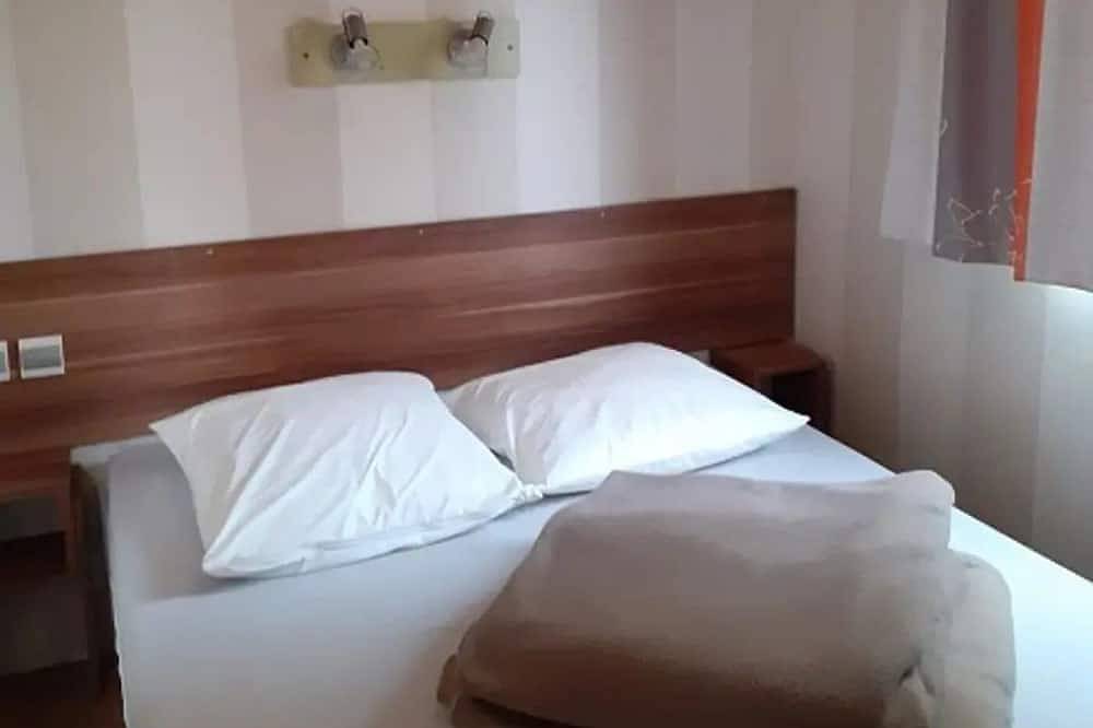 Zecamping 4* piscine couverte club enfant locatif 28m2 4 pers in Saint-Lunaire, Région de Saint-Malo