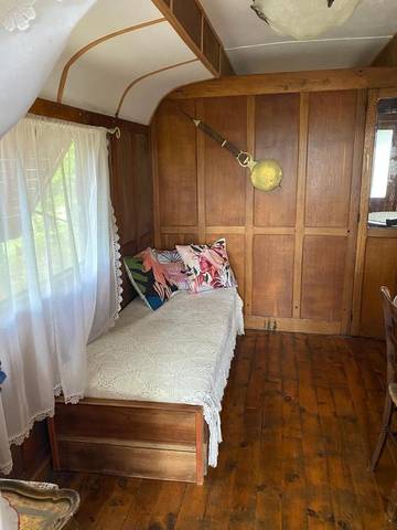 Gîte pour 3 personnes, avec vue ainsi que jardin et terrasse à Charmes-sur-l'Herbasse