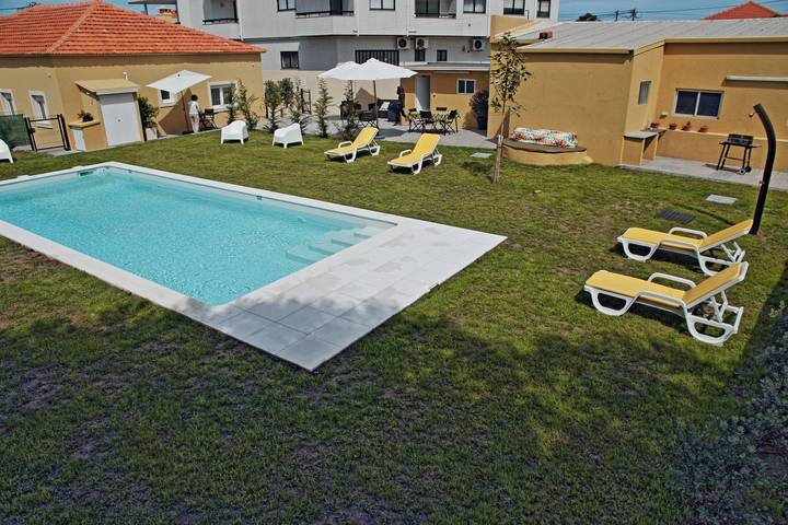 Holiday Home 'Pontes Guest House' with Private Garden and Wi-Fi in Arcozelo, Porto District