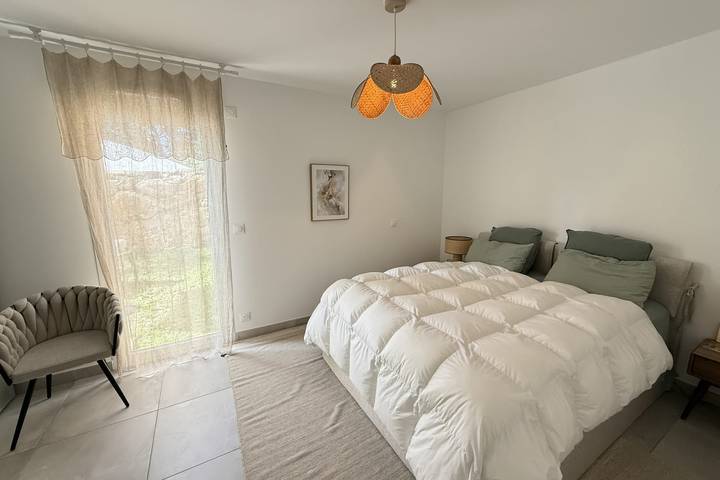 Ganze Wohnung, Ferienwohnung für 2 Personen mit Terrasse in Valbonne, Mittelmeerküste (Frankreich)