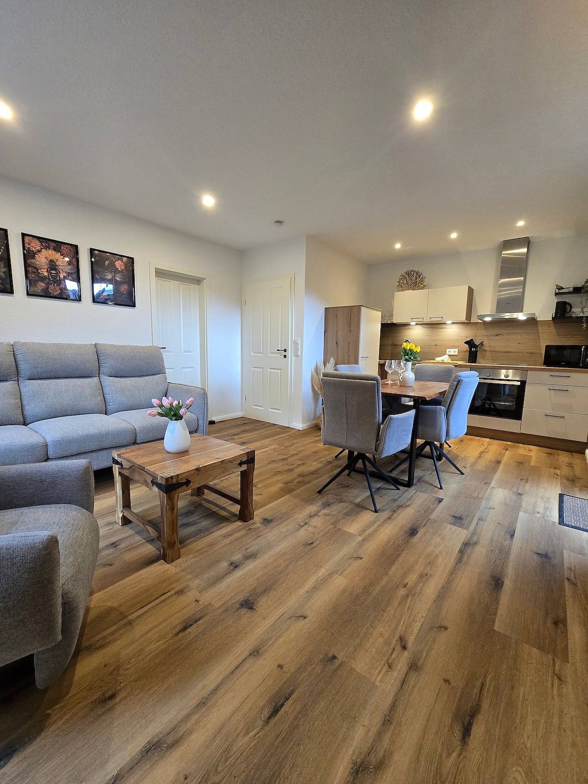 Holiday Home 'Thiesa' with Private Garden and Wi-Fi in Berumbur, Norden and Surroundings
