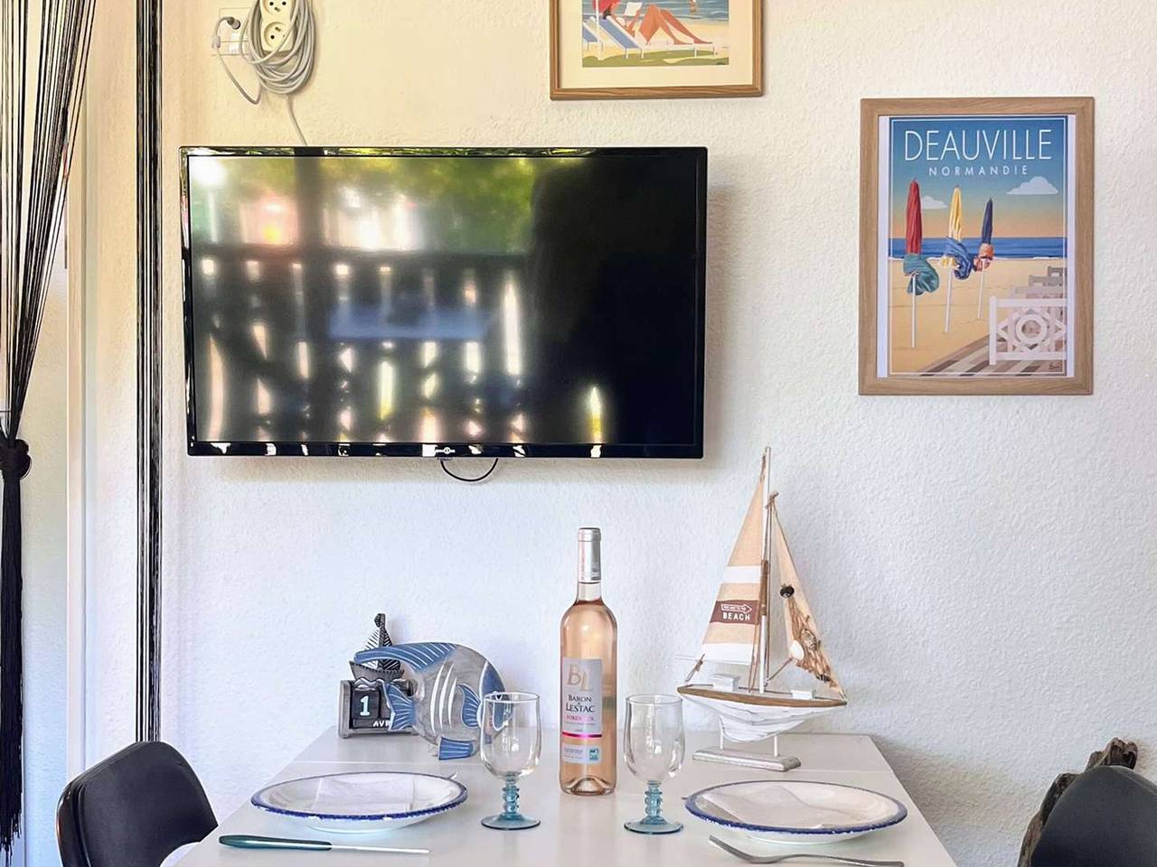 Studio entier, Studio rénové à 150m de la plage avec vélos et animaux acceptés in Saint-Georges-de-Didonne, Côte de Beauté