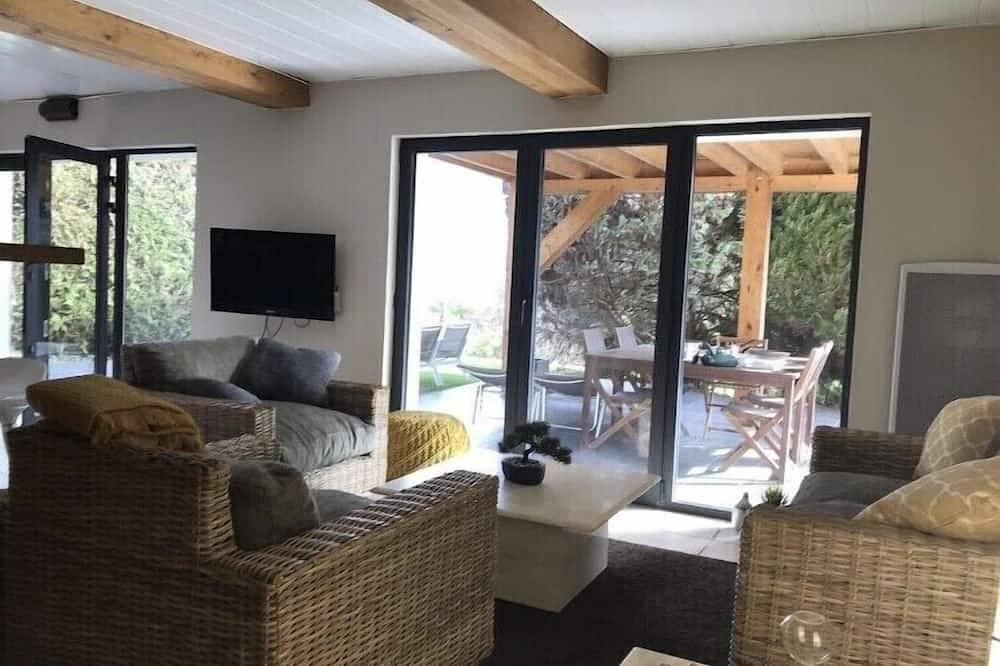 Cosy chalet apartment in Sévrier, Parque natural regional del Macizo de Bauges