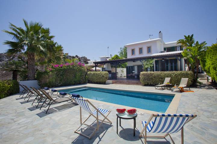 Holiday rental for 9 people, with garden and balcony in Cyprus