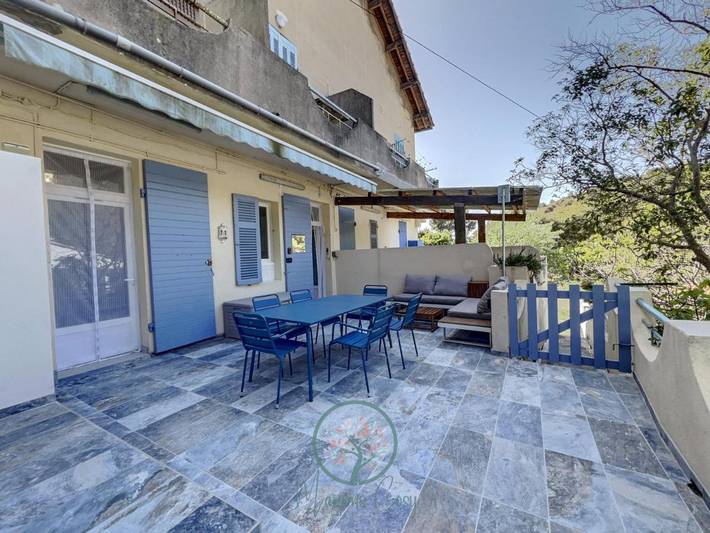 Gîte pour 4 personnes, avec vue et terrasse dans Calanque des Figuieres