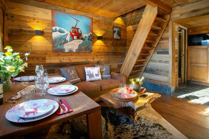 Chalet pour 4 personnes, avec Balcon et Terrasse ainsi que Jardin et Sauna