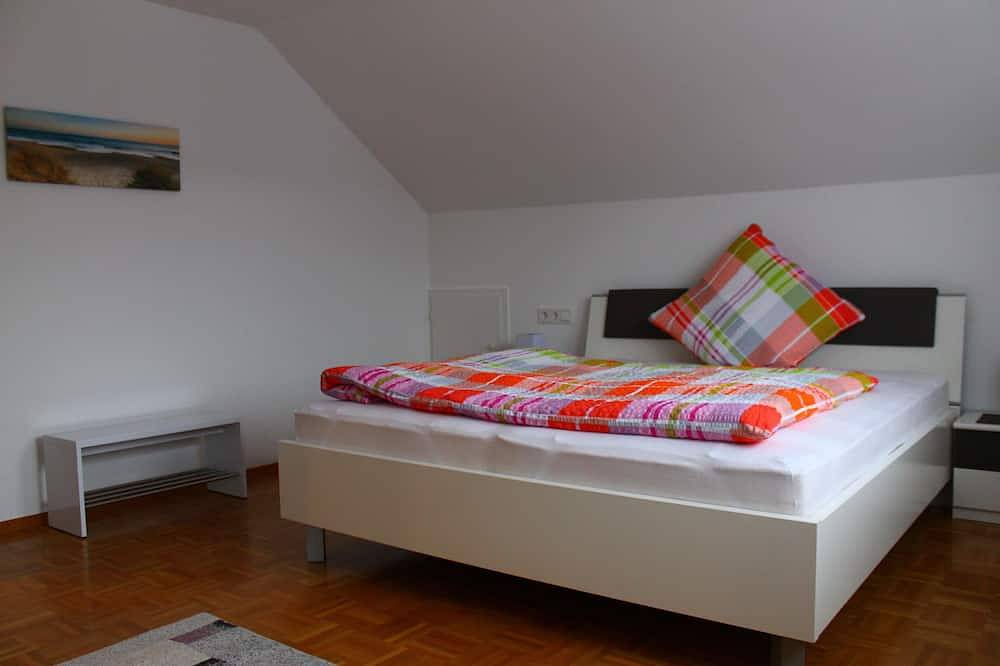 Ganze Wohnung, Großzügiges Ferienappartement \" Turm im Blick\" in reizvoller Umgebung, in Dietingen, Mittlerer Schwarzwald