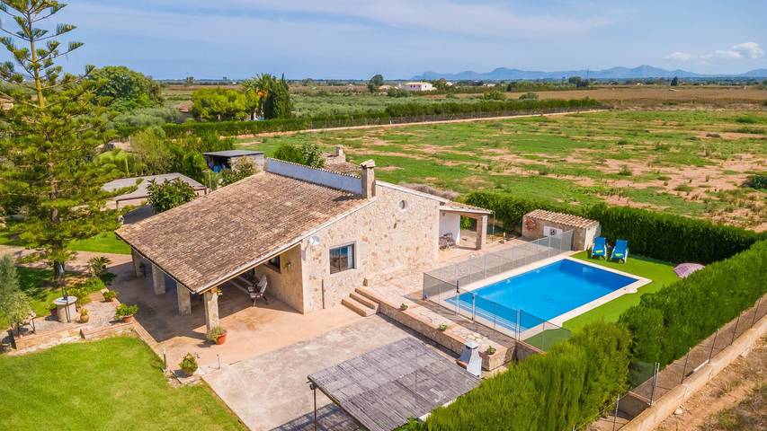 Son March I - Fantastische Villa in Sa Pobla mit privatem Pool und kostenlosem Wlan in Sa Pobla, Mallorca Norden