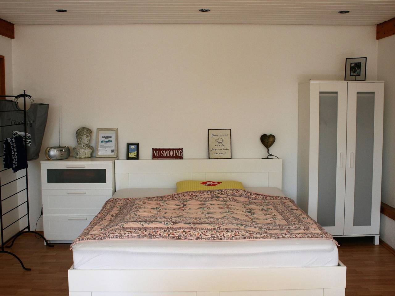 Ganze Ferienwohnung, Gemütliches großzügiges Apartment - 6-Bett-Apartment in Höhr-Grenzhausen, Westerwald