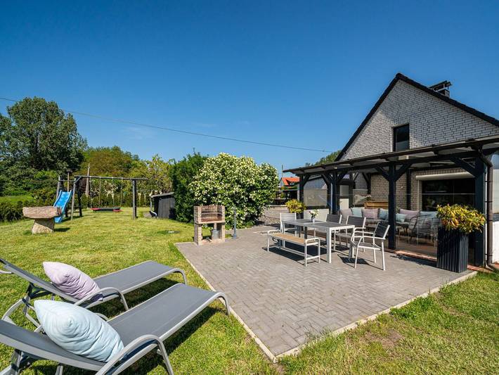 Ferienhaus für 6 Personen, mit Pool und Garten sowie Sauna und Whirlpool, kinderfreundlich in Zirkow