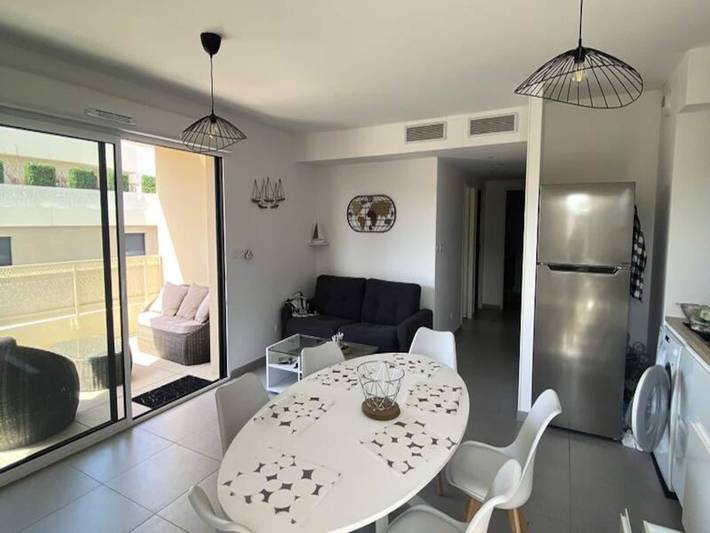 Gîte pour 6 personnes, avec terrasse, adapté aux familles dans Port Pin Rolland - 3