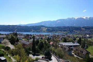 Ferienwohnung für 4 Personen, mit Pool und Balkon sowie Sauna und Garten in Seeboden