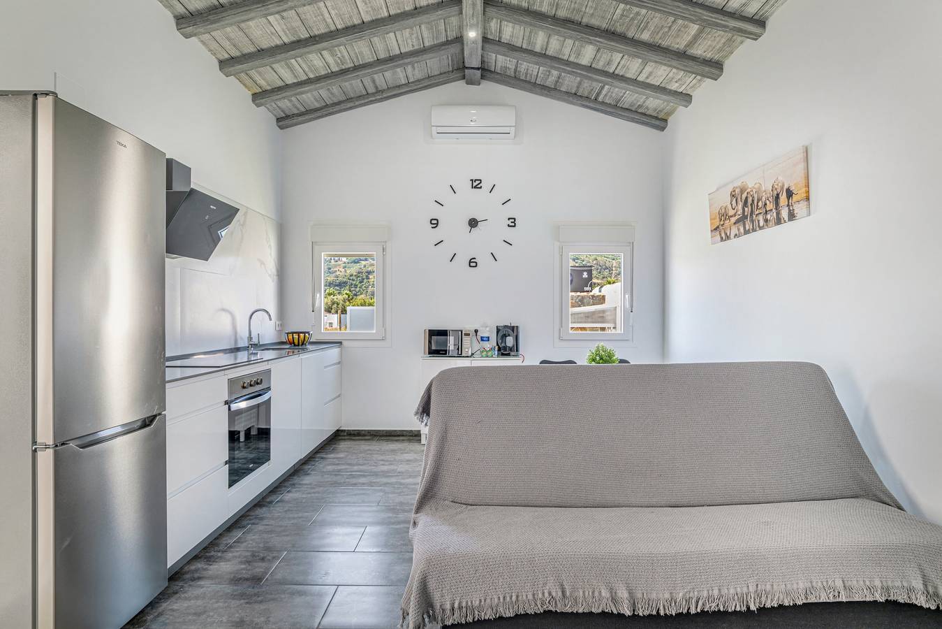 Holiday Home 'Casa El Elefante' with Heated Pool, Wi-Fi and Air Conditioning in Vejer de la Frontera, Costa de la Luz