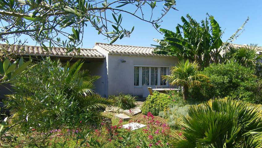 Gîte pour 4 personnes, avec terrasse et jardin