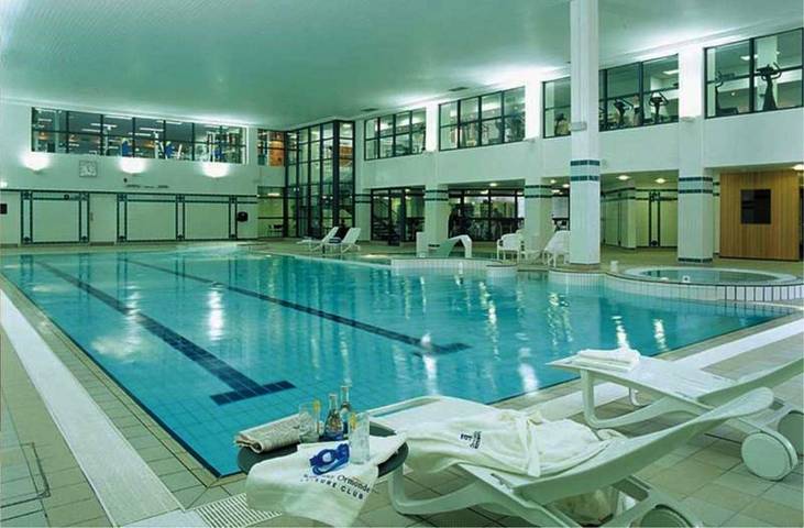 Hôtel pour 2 personnes, avec terrasse et jacuzzi ainsi que sauna et piscine
