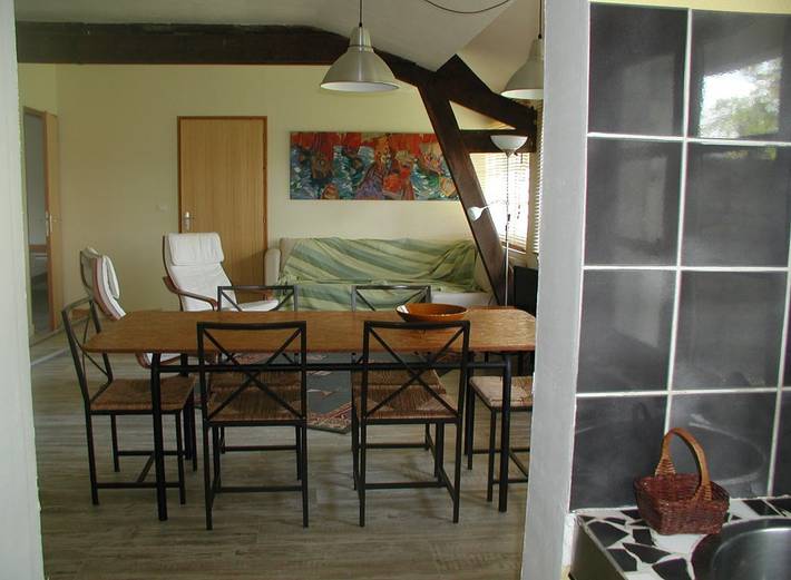 Gîte pour 6 personnes, avec terrasse et jardin