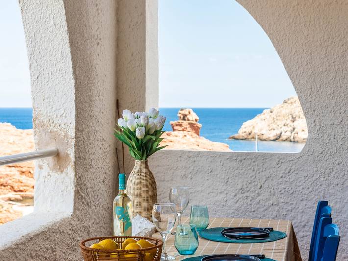 Ferienwohnung für 4 Personen, mit Terrasse und Pool in Cala Morell