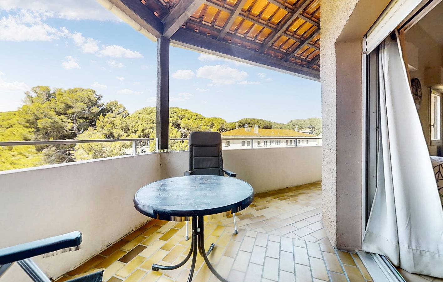 Apartamento vacacional entero, Acogedor Apartamento con Terraza y Parking - 2km to Plage de la Capte in Hyeres, Parque nacional Port-Cros