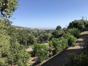 Gîte pour 4 personnes, avec terrasse et jardin à Santa-Reparata-di-Balagna