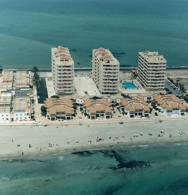 Apartamento entero, Apartamento de vacaciones para 5 personas con terraza in La Manga del Mar Menor, Cartagena