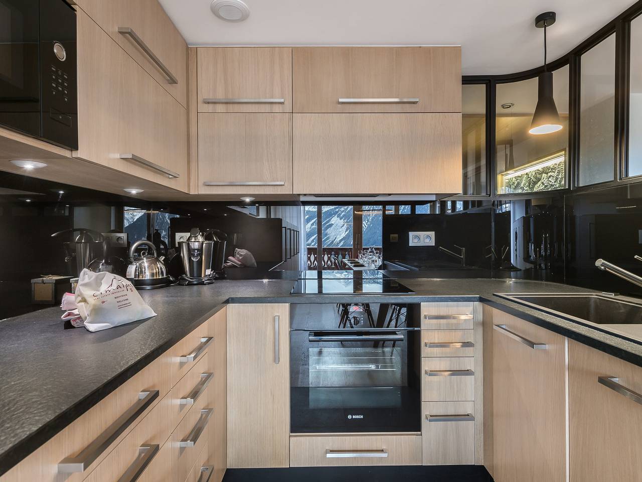 Hel lejlighed, Renovated 3-bedroom apartment, Courchevel 1850, with balcony and parking in Courchevel 1850, Saint-Bon-Tarentaise