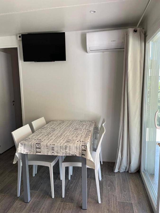 Camping pour 4 personnes, avec terrasse et jardin, animaux acceptés à Banjole - 3