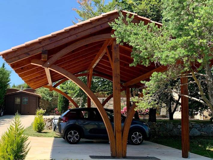 Location de vacances pour 18 personnes, avec jardin ainsi que piscine et vue à Ampus - 2