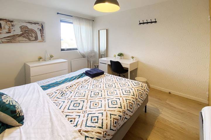 Appartement entier, A1 - Appartement 14 pers • Antony-Orly • Parking in Antony, Hauts-de-Seine