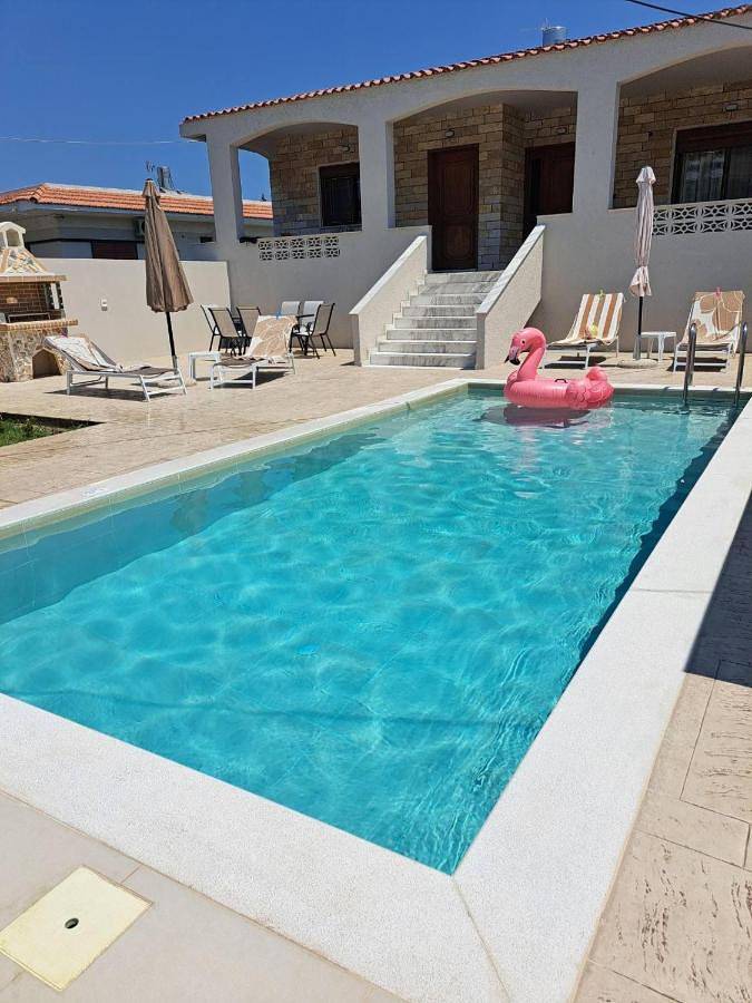 Ferienhaus für 6 Personen, mit Ausblick und Pool sowie Garten in Afantou - 2