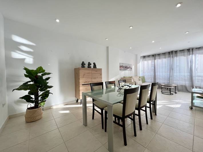 Entire apartment, Holiday apartment for 4 people with terrace in Platja de l'Algoleja (Calpe), Calpe