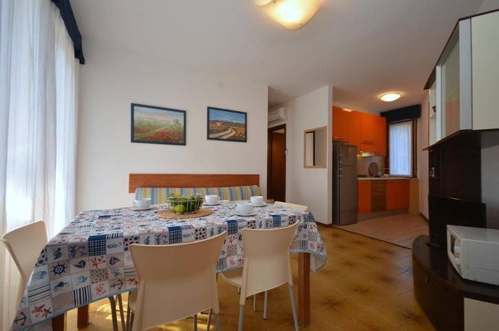 Appartamento intero, Comodo trilocale con balcone vicino alla spiaggia in Bibione, San Michele al Tagliamento