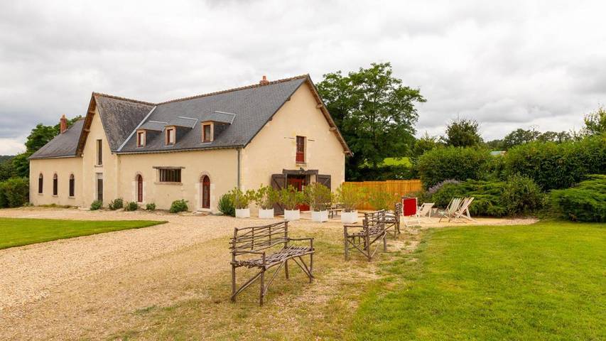Gîte pour 12 personnes, avec Terrasse ainsi que Jardin et Bassin pour enfant à Pont-de-Ruan