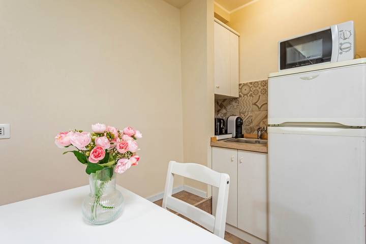 Appartement entier, Maison d’hôtes « Pètra Janca » avec vue sur les montagnes, terrasse privée et climatisation in Aci Sant'Antonio, Etna