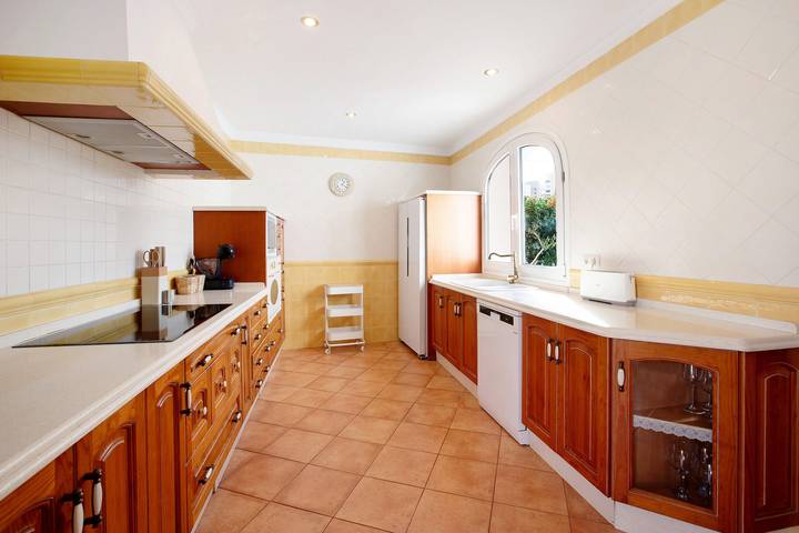 La Casita del Mar – House with Jacuzzi, Garden & Terraces 300 m from the Beach in Torremolinos in Torremolinos, Cordillera Penibética