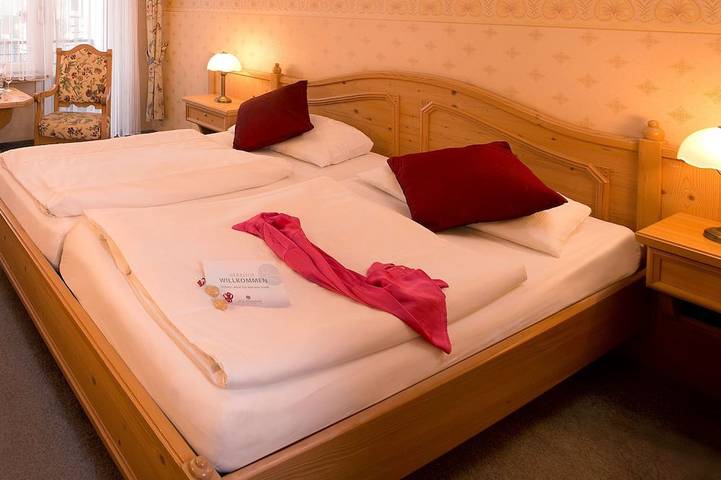 Ferienhaus für 2 Personen, mit Garten und Pool sowie Sauna
