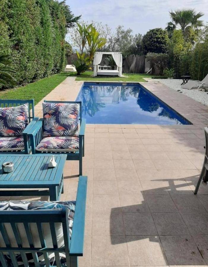 Casa rural para 10 personas, con Balcón y Terraza además de Piscina y Vistas en Chiva - 2