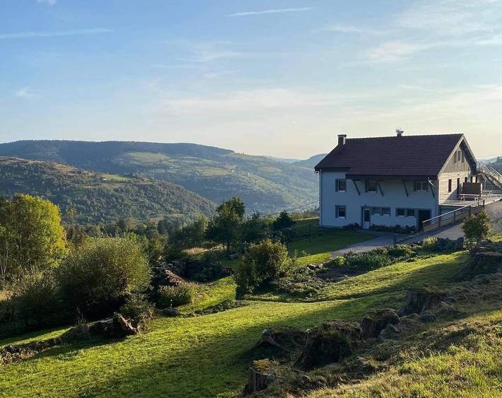 Gîte pour 6 personnes, avec Balcon et Terrasse ainsi que Jardin et Sauna