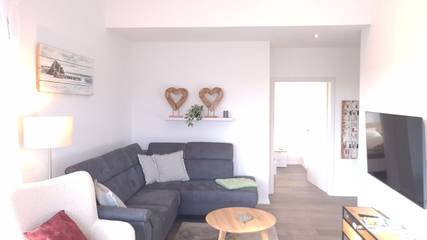 Ferienhaus für 6 Personen, mit Balkon und Garten in Jade