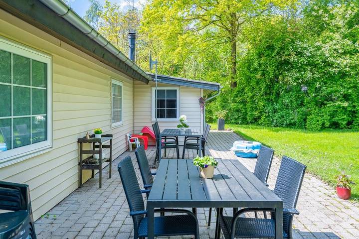 Modernes Ferienhaus für 8 Personen & 2 Hunde im beliebten Jegum Ferieland, gelegen im Hybenvangen 19 in Jegum, Varde