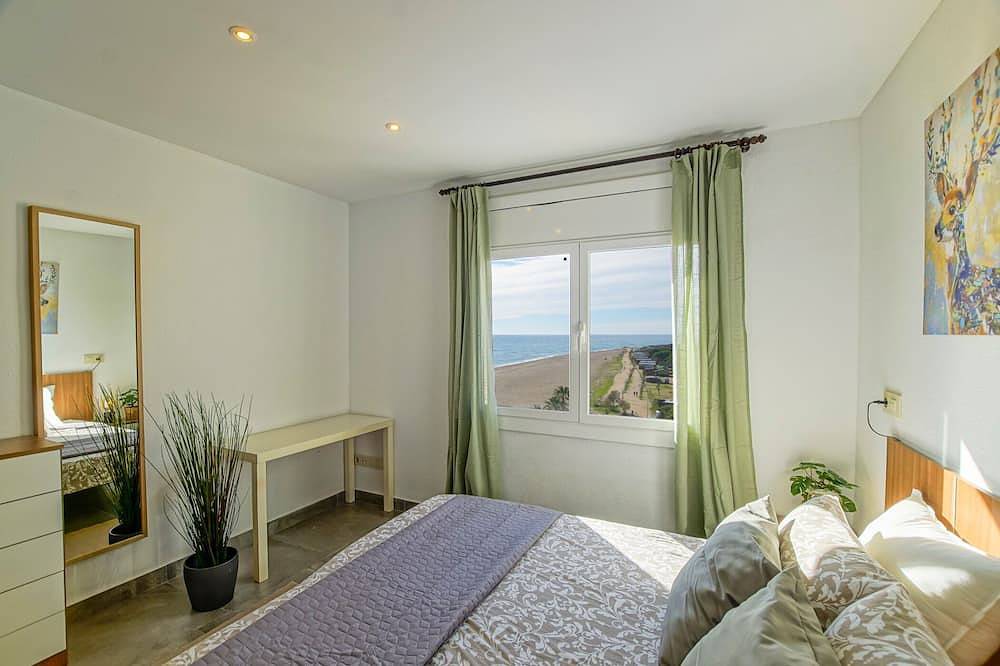 Ganze Wohnung, Yourhouseinspain--Best  Sea  And  Beach  View in Santa Susanna, A/C, Pool in Santa Susanna, Costa del Maresme