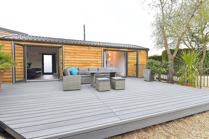 Apartment for 4 people, with garden and terrace in Guildford
