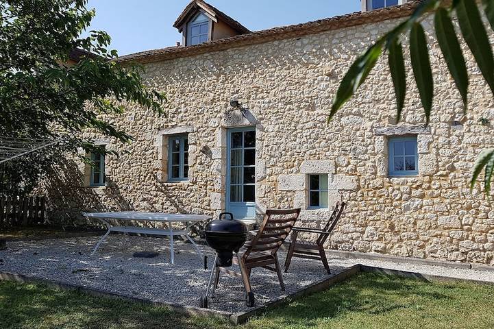 Gîte pour 4 personnes, avec jardin et piscine à Conne-de-Labarde - 4
