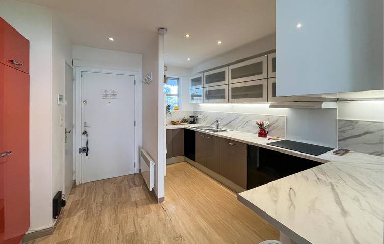 Appartement de vacances entier, Appartement avec vue sur la mer, terrasse et parking, à 2,5 km de la plage La Madrague in Villeneuve-Loubet Plage, Villeneuve-Loubet