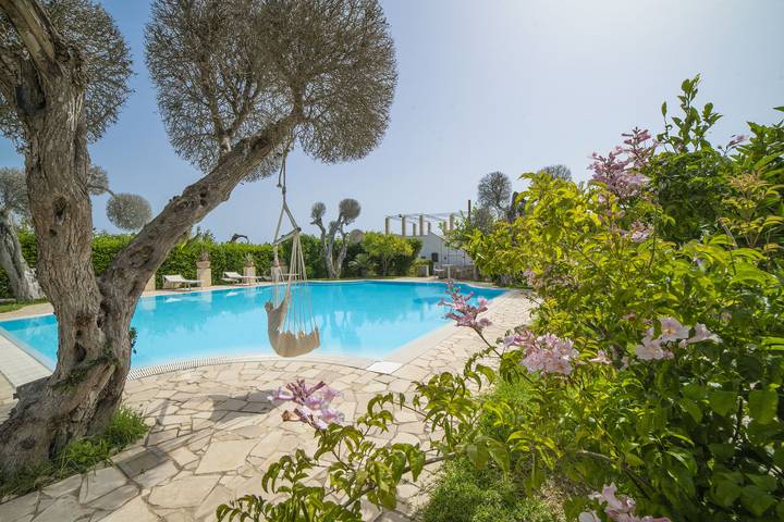 Villa per 17 persone, con balcone e piscina in Puglia