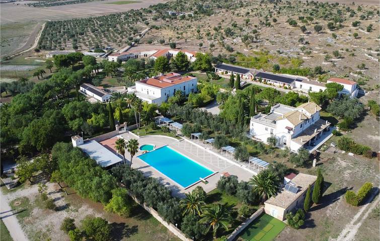 Gîte pour 4 personnes, avec piscine et jardin dans les Pouilles - 2