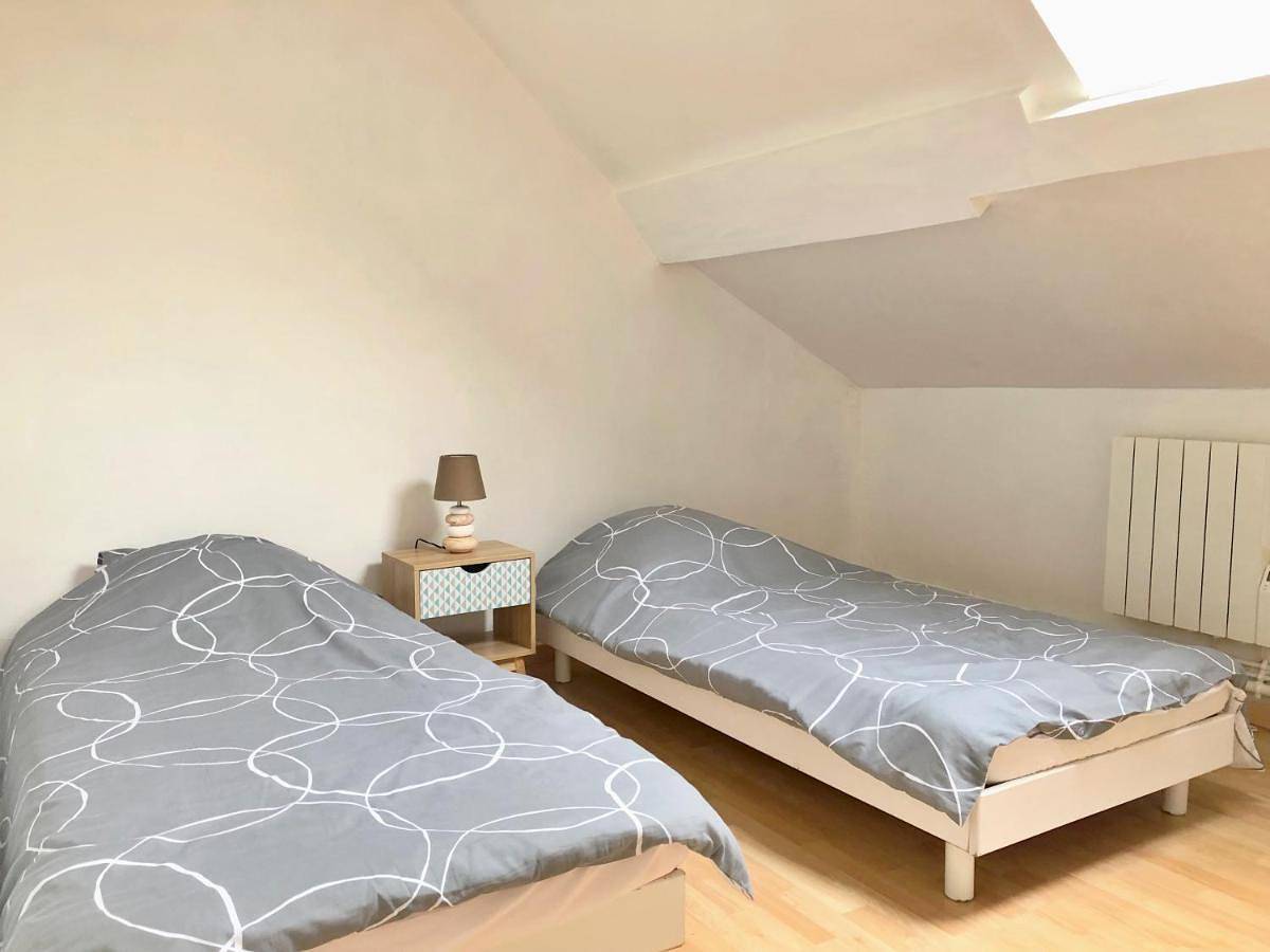 Appartement entier, Two-Bedroom Apartment in Saclay, Essonne