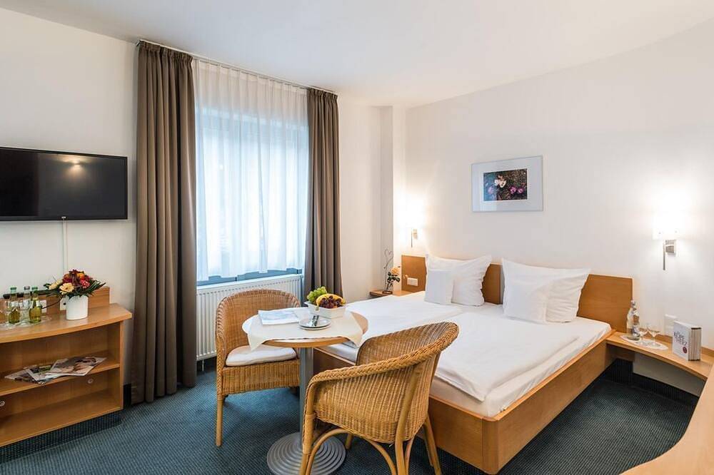 Zweibettzimmer - euvea Freizeit- und Tagungshotel ggmbh in Neuerburg, Eifelkreis Bitburg-Prüm