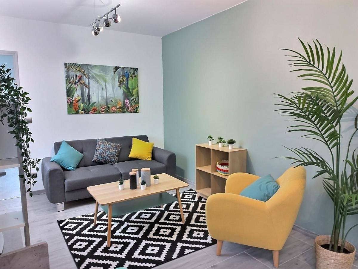 Appartement entier, Two-Bedroom Apartment in Dammartin-en-Goële, Seine-et-Marne